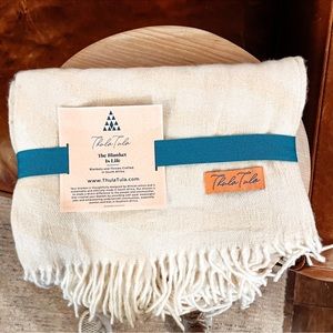 Thula Tula Ivory blanket